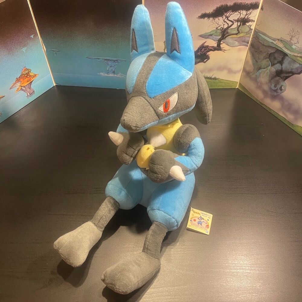 Pokemon Banpresto LARGE Lucario Sitting Japanese Exclusive 14" Holding Pear